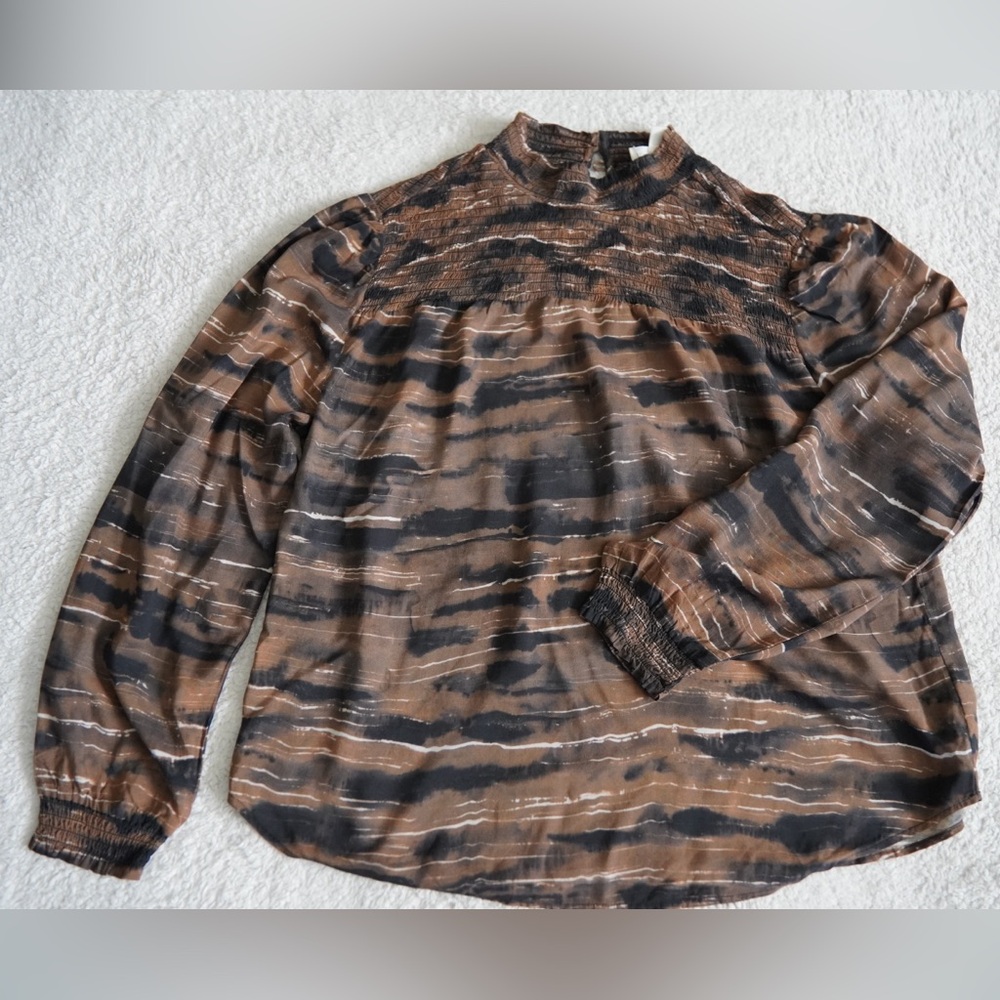 cloth & stone Brown and Black Smocked long sleeve  Top